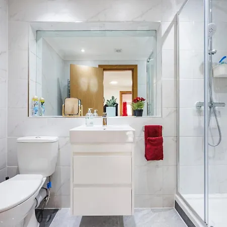 Apartment 2 Bedroom Charming & Magnificent Flat