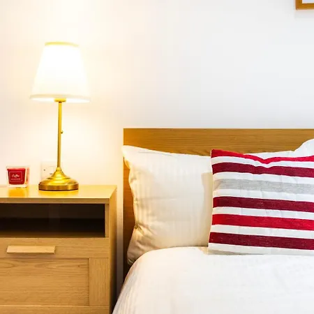 3 Bed 3 Bathroom Flat In Kensington B London