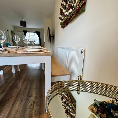 Enyo House London * Brentford
