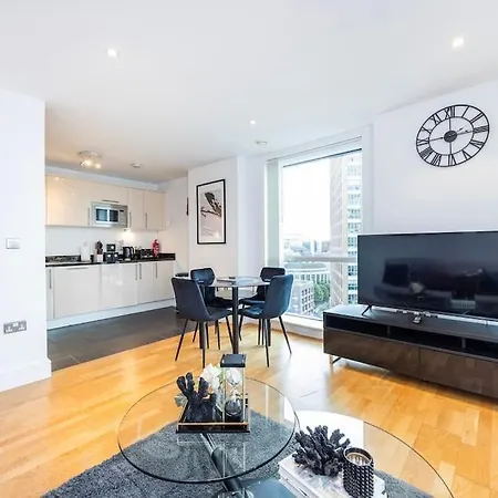 Contemporary 2 Bedroom Flat In Canary Wharf * London
