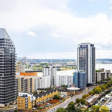 Apartment Contemporary 2 Bedroom Flat In Canary Wharf *
