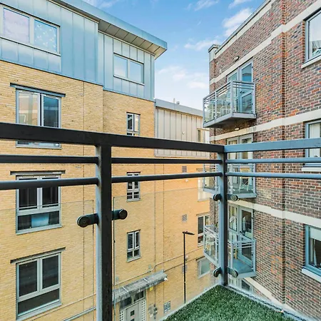 Athera - Hoxton Square 2 Bed, 2 Bath Entire Private Apartment London