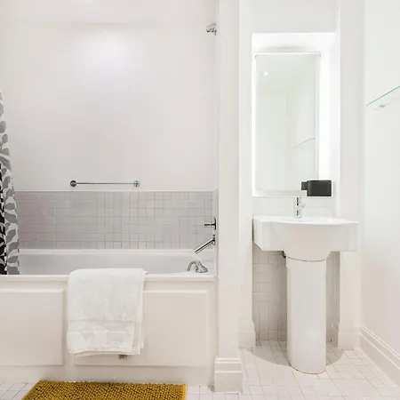 Athera - Hoxton Square 2 Bed, 2 Bath Entire Private Apartment London