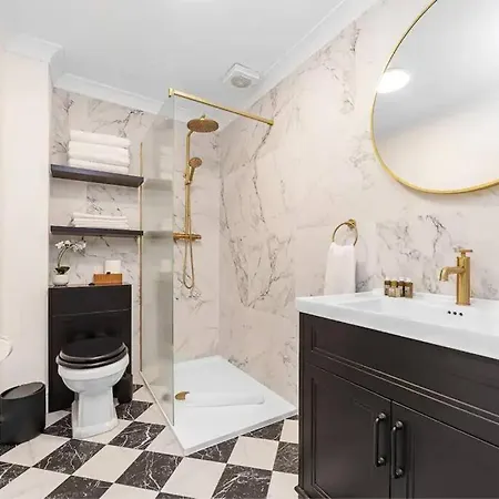 Chic Chelsea Steps From Kings Road Apartament