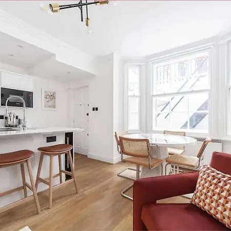 Chic Chelsea Steps From Kings Road Apartament Londyn