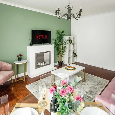 Chatsworth Ground Floor Apartment! * Croydon