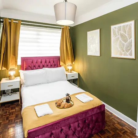 Chatsworth Ground Floor Apartment! Apartment *