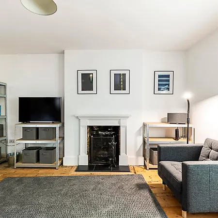 Stylish Chiswick With A Private Terrace *