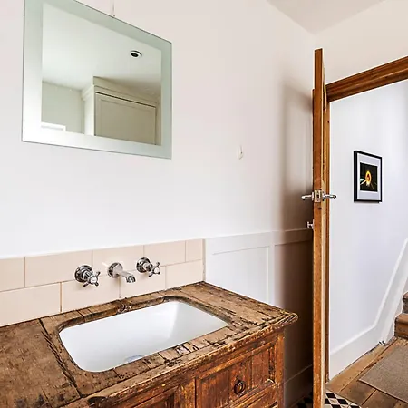 Stylish Chiswick With A Private Terrace アパート *