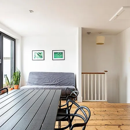 Stylish Chiswick With A Private Terrace アパート ロンドン