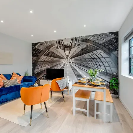 Lavish - 5 Minutes From Tottenham Stadium Spurs Apartment *