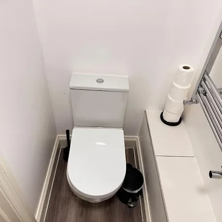 Vibrant 30min To & Free Wifi Apartment London