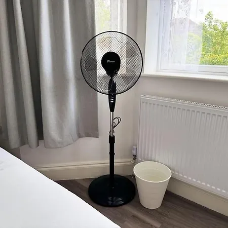 Vibrant 30min To & Free Wifi Apartment London