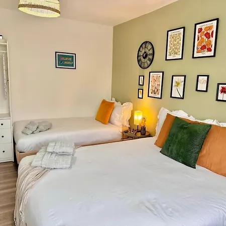 Vibrant 30min To & Free Wifi * London