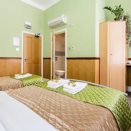Gower Hotel