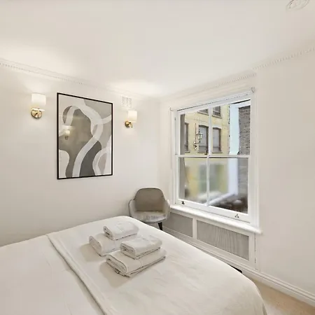 The Luxe Sanctuary - La Reserve Knightsbridge *