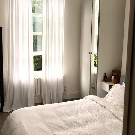 Apartment Lovely Bright By Kensington *