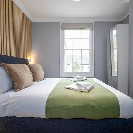 2 Bedroom Flat In Notting Hill *