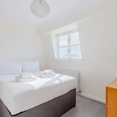 Cosy 1bd Flat Views And Easy Transport Links