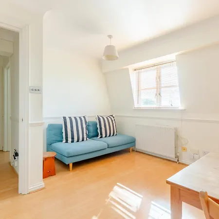 Cosy 1bd Flat Views And Easy Transport Links *