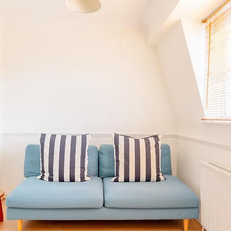 Apartment Cosy 1bd Flat Views And Easy Transport Links London
