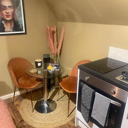 Hansville Park Apartment *