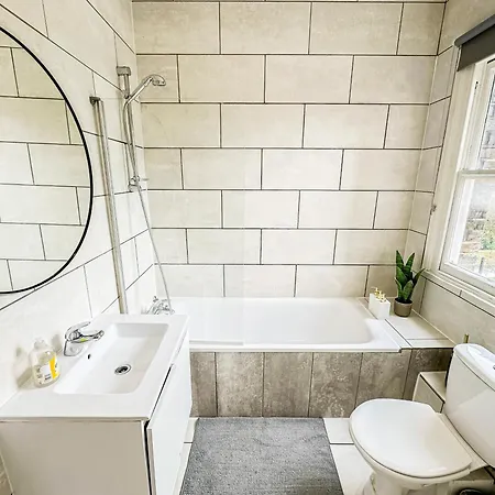 Stylish 2-bedroom Near Abbey Road, Maida Vale * London