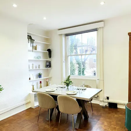Stylish 2-bedroom Near Abbey Road, Maida Vale * London