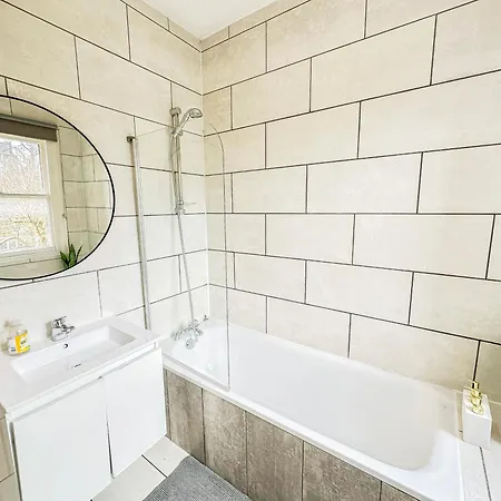 Stylish 2-bedroom Near Abbey Road, Maida Vale Apartment