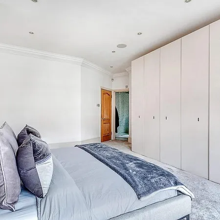 The King Of Spades Apartment London