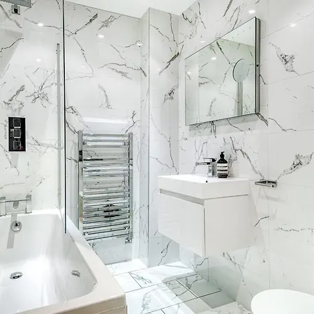 Apartment The King Of Spades London