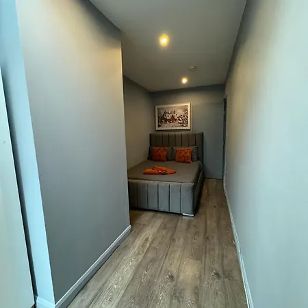 Apartment 2 Bedroom Flat In Euston 2 Mins Away From Station, No Lift *