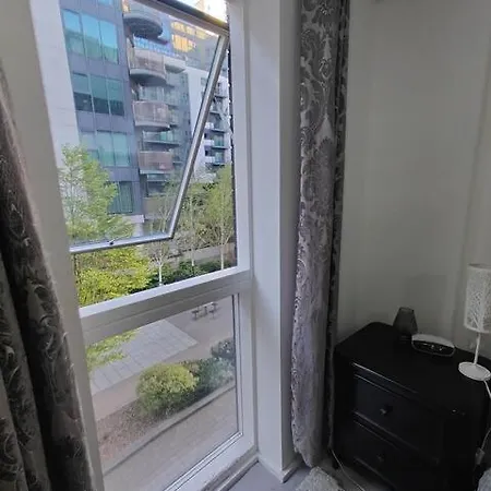 Canary Wharf Homestay