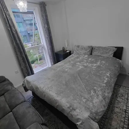 Canary Wharf Homestay London