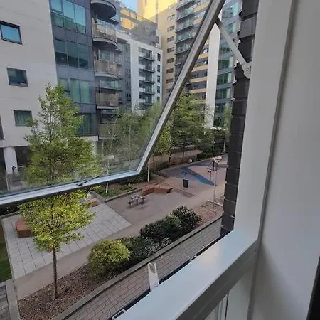 Canary Wharf Homestay