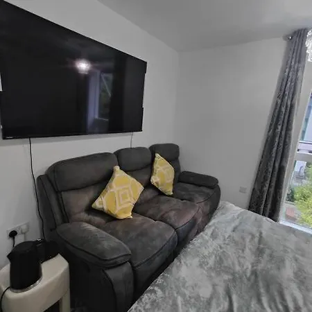 Canary Wharf Homestay *