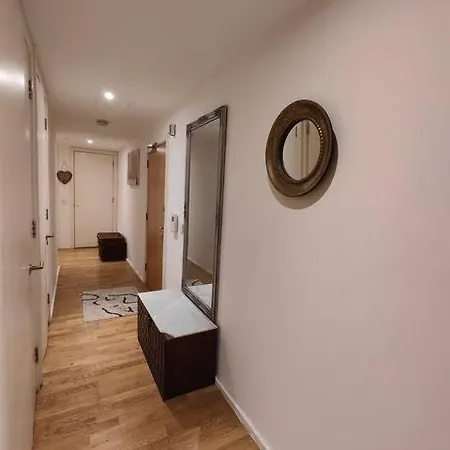 Canary Wharf Homestay *