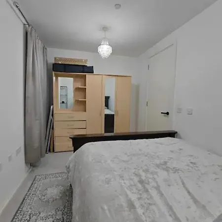 Homestay Canary Wharf London