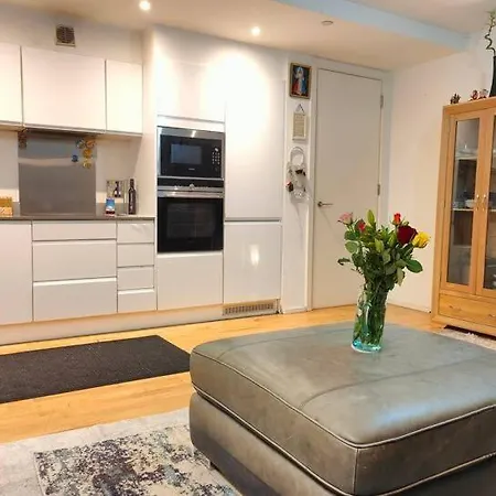 Canary Wharf Homestay
