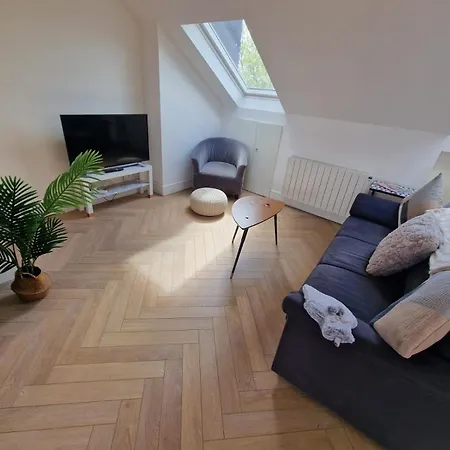 Loft With Skyline Views Of Canary Wharf London