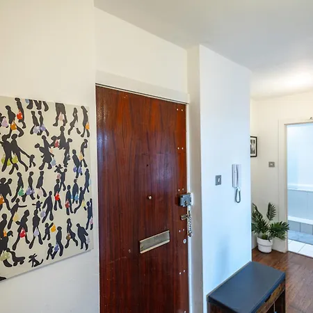 2 Bed Camden Town Sec To Tube * Londýn