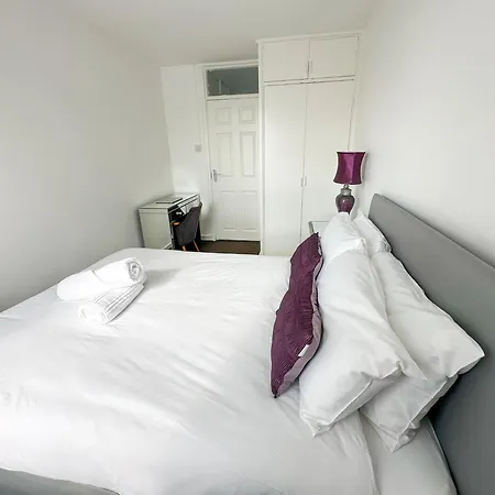 3 Bedroom Flat Haggerston, Hackney, Apartment London