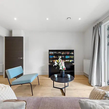 Stylish Retreats On Olympic Way *