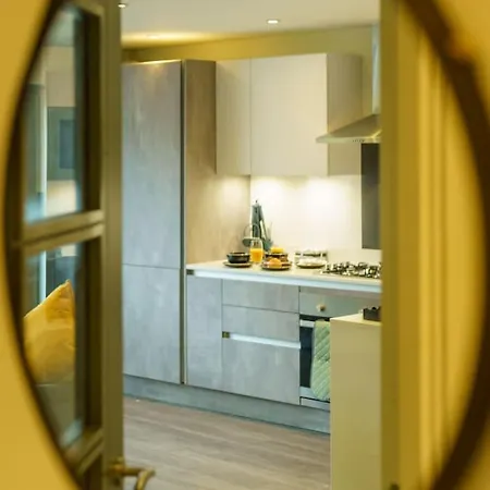 Hive - East Apartment *