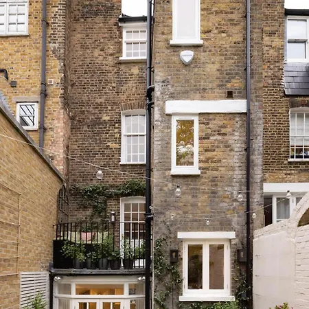 The Impressionists Fireplace - 3 Bedroom In Chelsea Apartment London