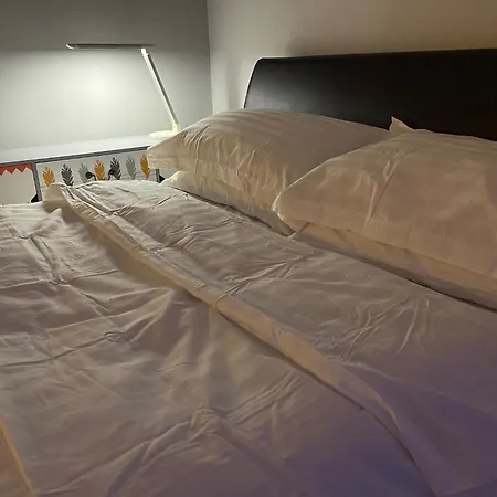 Large Double Bedroom 10 Minutes To Pensión