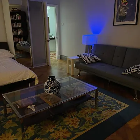 Pensión Large Double Bedroom 10 Minutes To