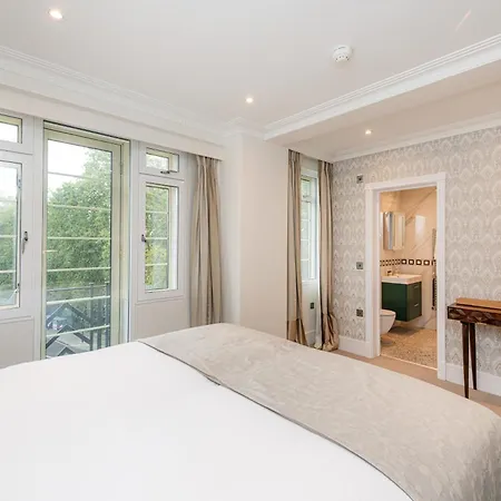 Fountain House Aparthotel 5*