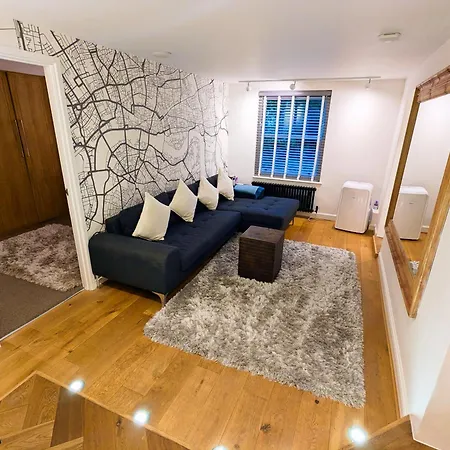 Modern 1 Bedroom In Kensington Apartment