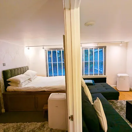 Modern 1 Bedroom In Kensington Apartment